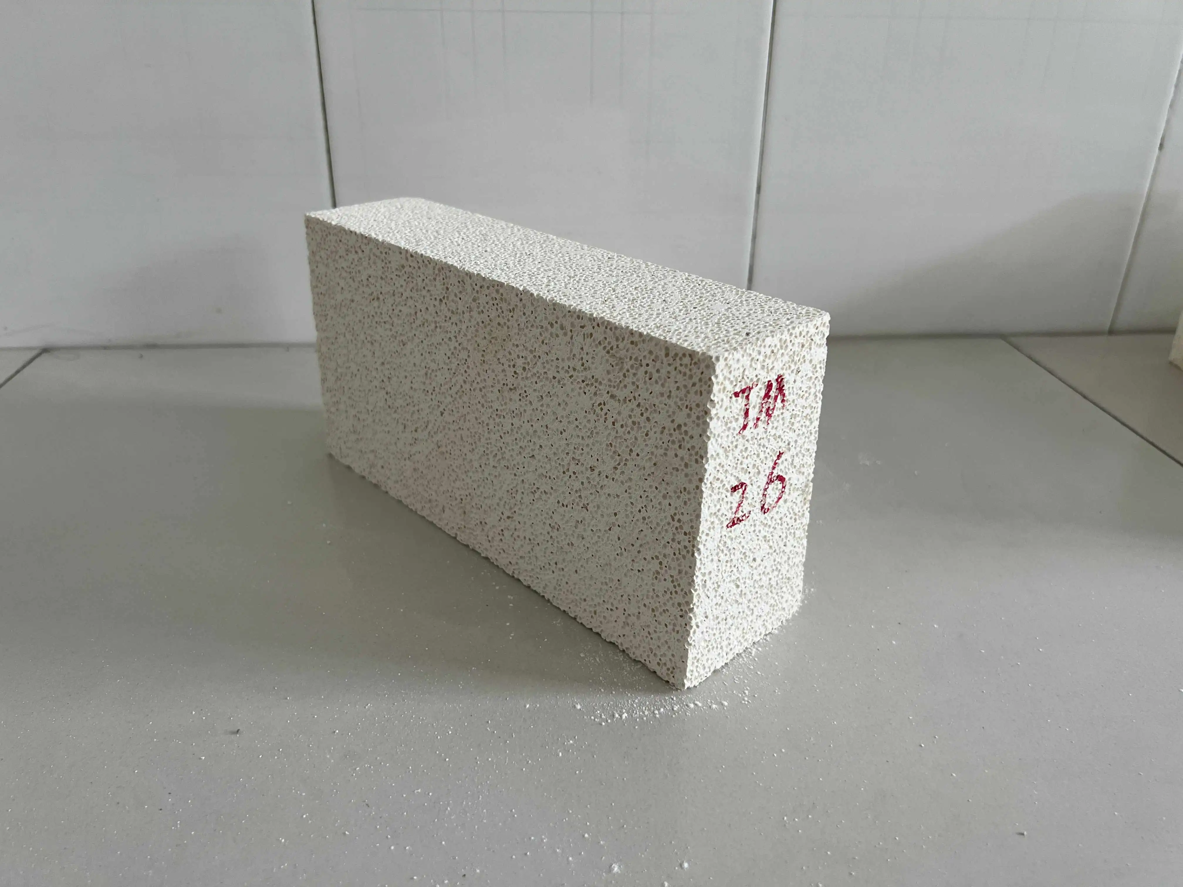 What Are the Key Benefits of Using Light Weight Mullite Bricks in Glass Furnaces?